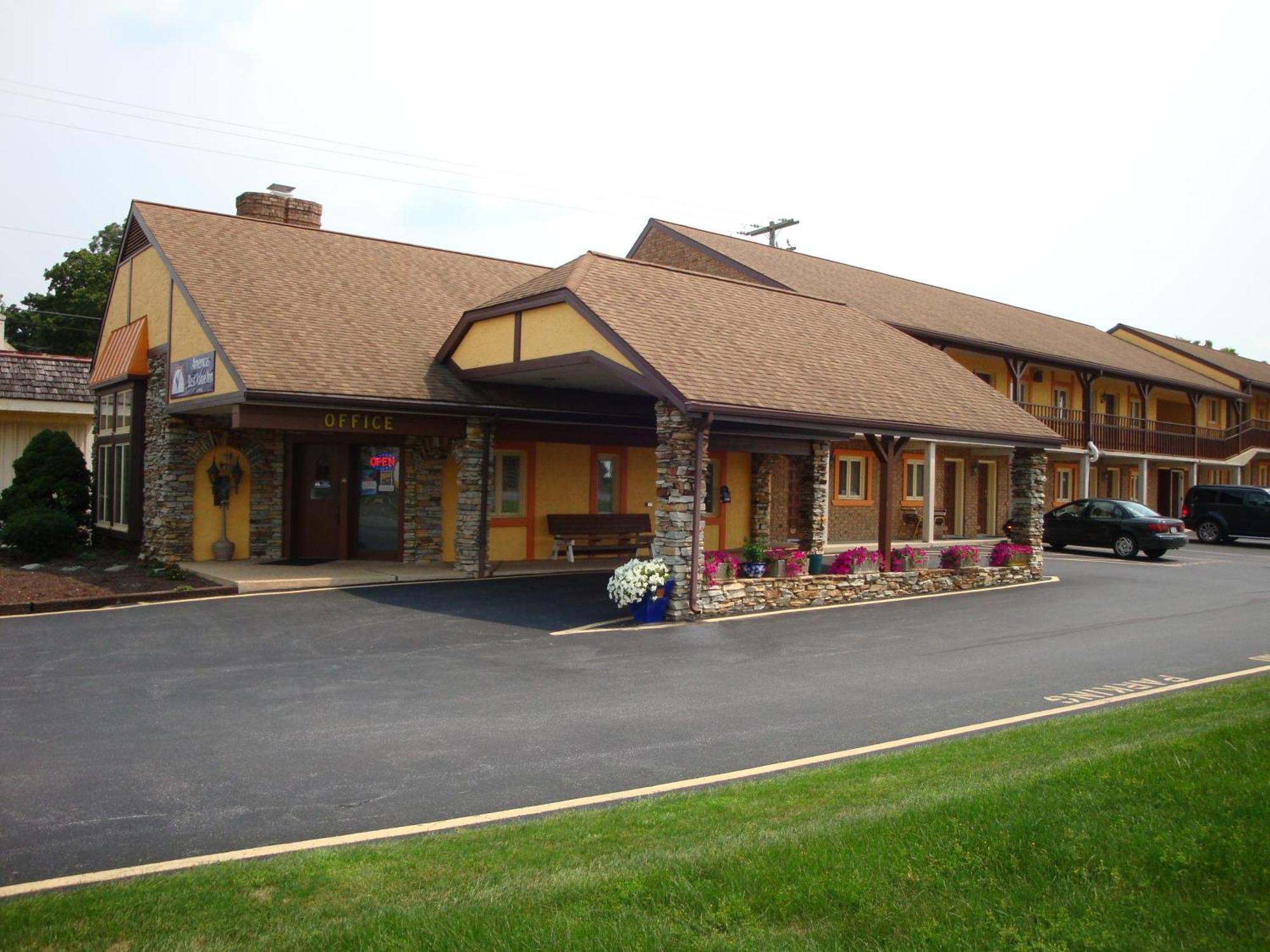 Soudersburg Inn & Suites Lancaster Ronks Exterior foto