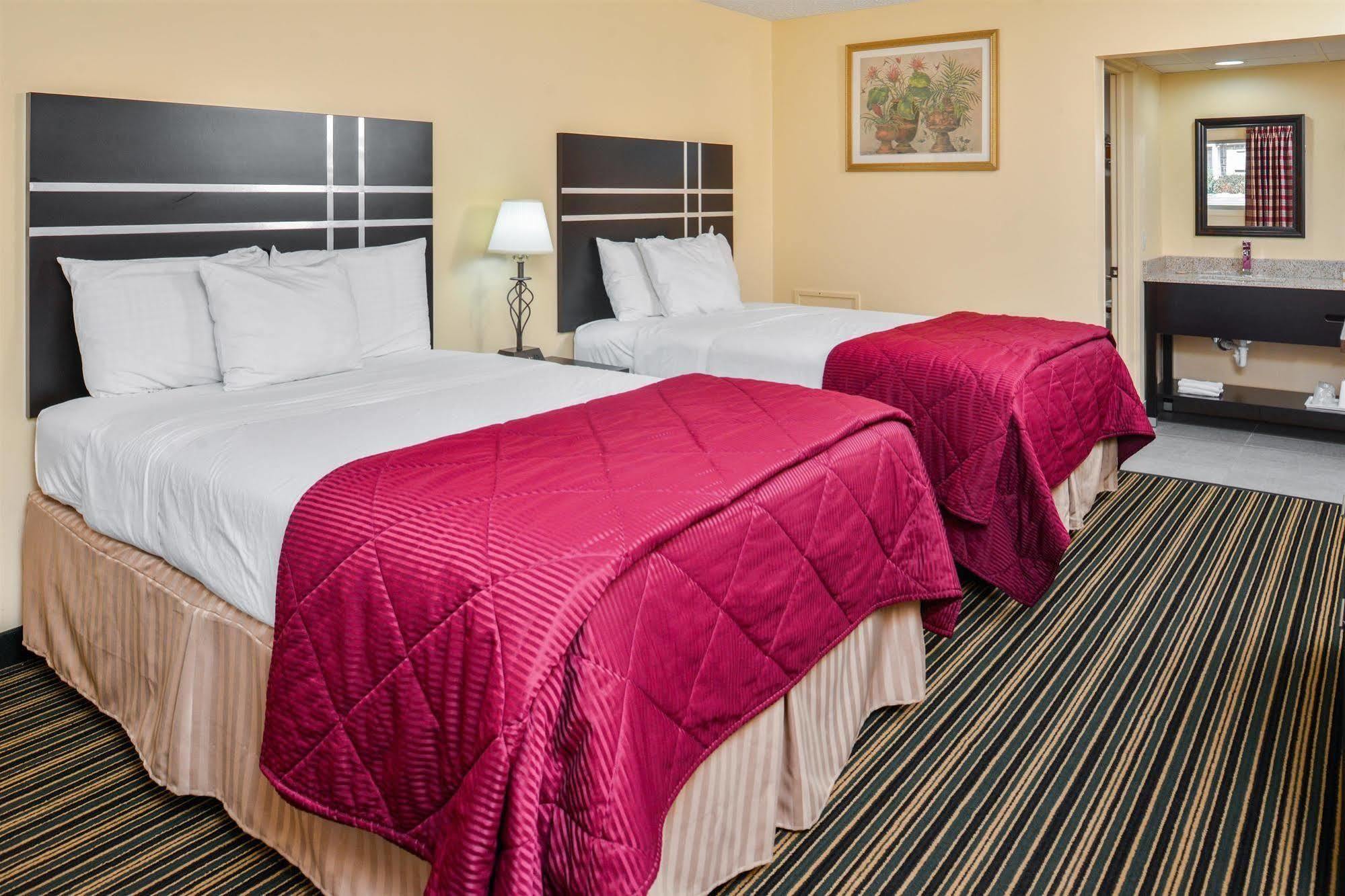 Soudersburg Inn & Suites Lancaster Ronks Exterior foto