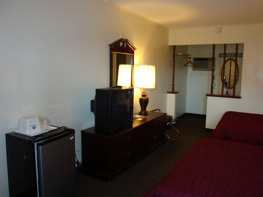Soudersburg Inn & Suites Lancaster Ronks Exterior foto